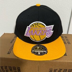 New Mitchell & Ness HWC Los Angeles LA Lakers Wool 2 Tone Hat Black Yellow